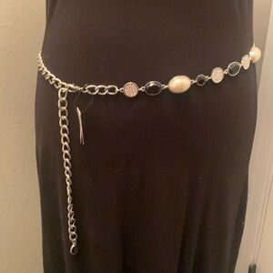 WHITE HOUSE BLACK MARKET SILVER AND BLACK CHAIN BELT